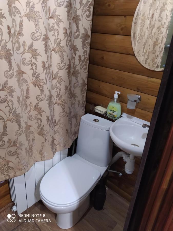 Sadyba Gostynniy Dvir Izki Buitenkant foto