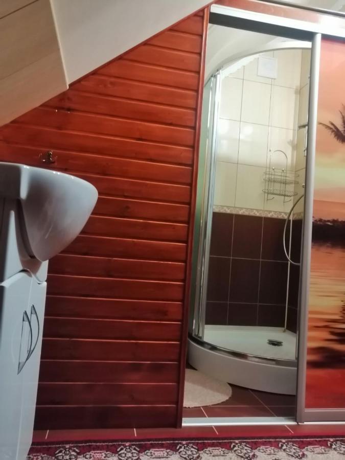Sadyba Gostynniy Dvir Izki Buitenkant foto